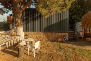 Resim Mona Glamping Caravan Suites