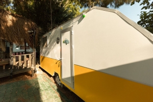 Resim Mona Glamping Caravan Suites