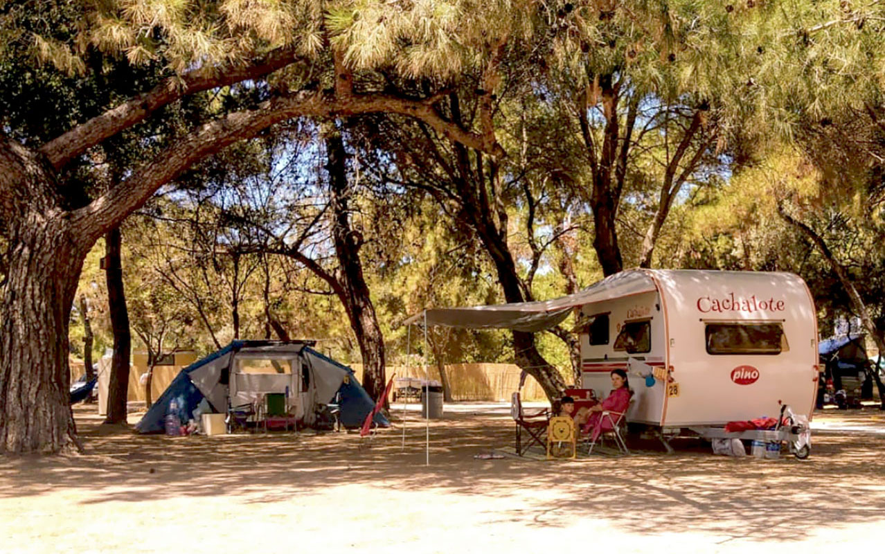 Blog yazısı Ege'nin Huzur Dolu Rotaları: Ege Bölgesi Karavan Kamplarıiçin resim